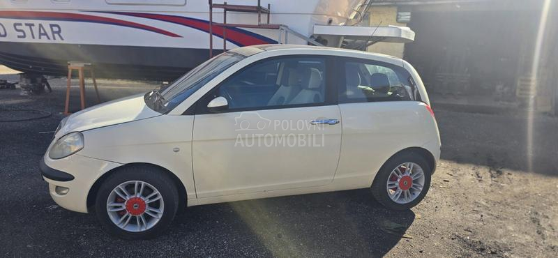 Lancia Ypsilon 1.2b