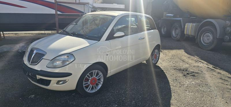 Lancia Ypsilon 1.2b
