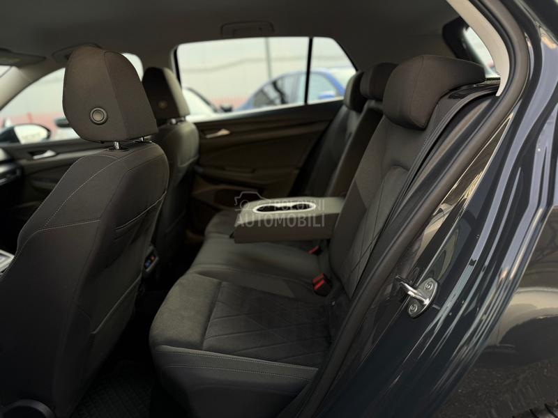 Volkswagen Golf 8 2.0D/DSG/STYLE/LED