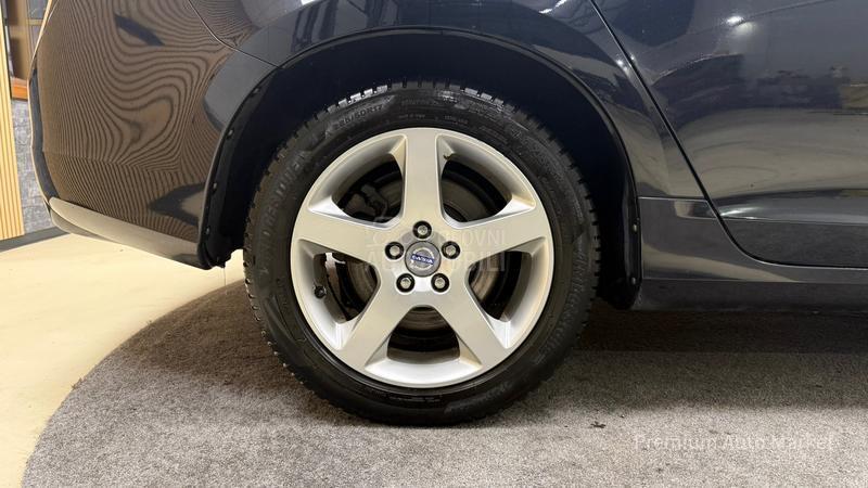 Volvo V60 //1.6 D2/KOŽA/FUL