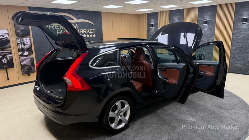 Volvo V60 //1.6 D2/KOŽA/FUL