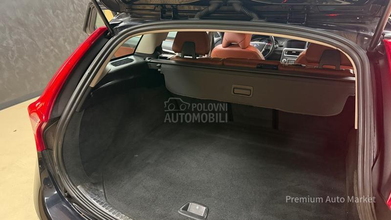Volvo V60 //1.6 D2/KOŽA/FUL