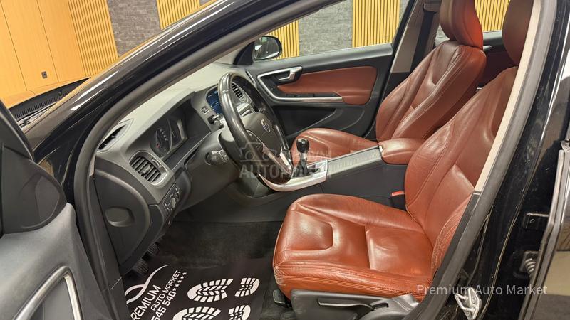 Volvo V60 //1.6 D2/KOŽA/FUL