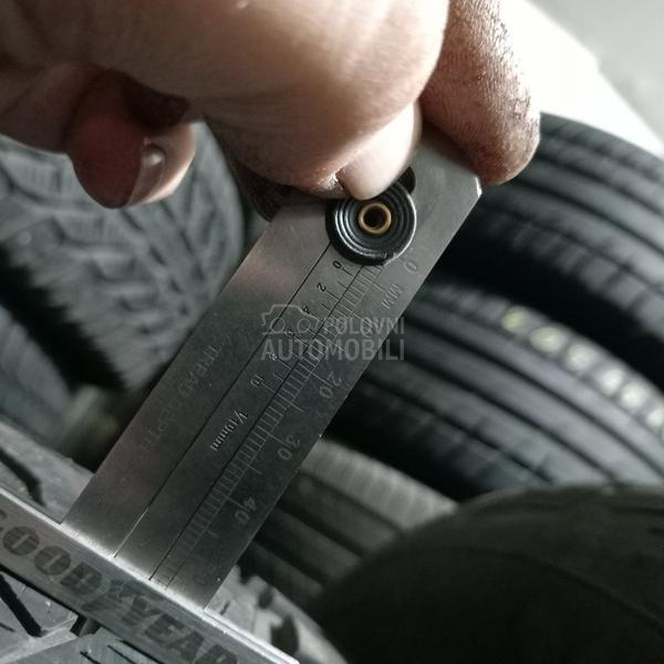 Vredestein 215/60 R17 Zimska