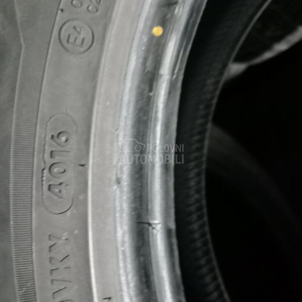 Vredestein 215/60 R17 Zimska