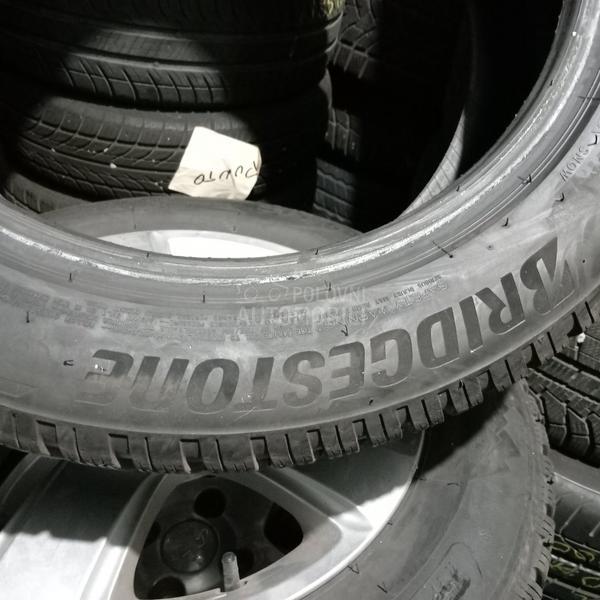 Bridgestone 215/55 R17 Zimska