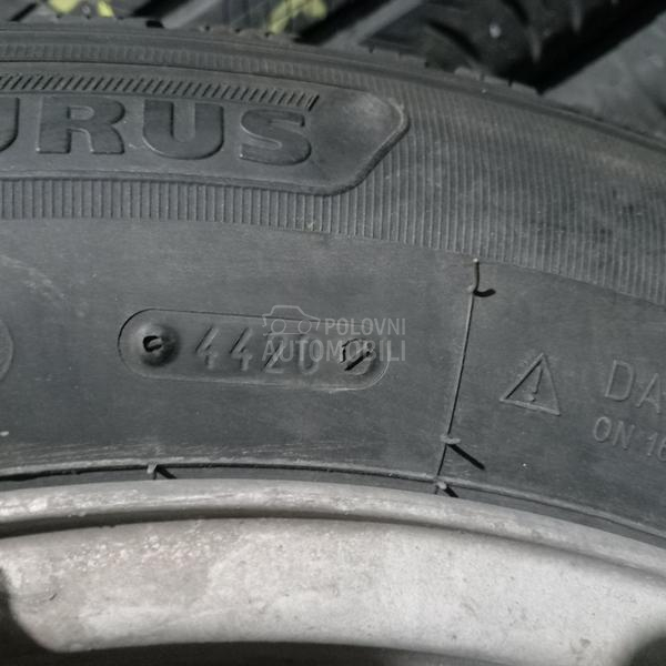 Taurus 215/60 R16 Zimska