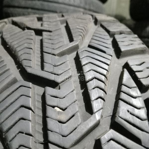 Taurus 215/60 R16 Zimska