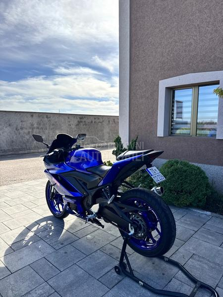 Yamaha R3
