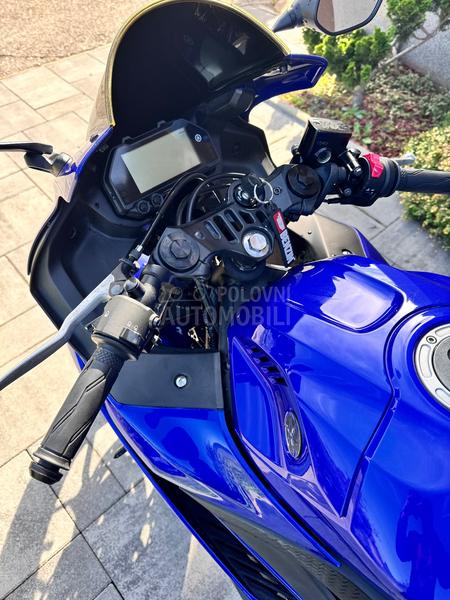 Yamaha R3