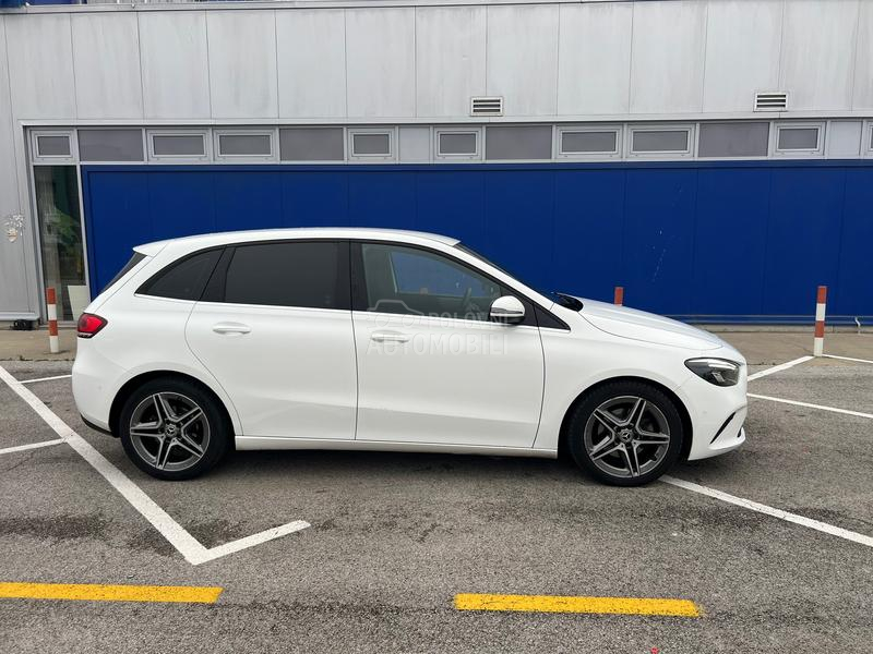 Mercedes Benz B 200 