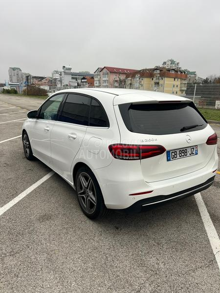 Mercedes Benz B 200 