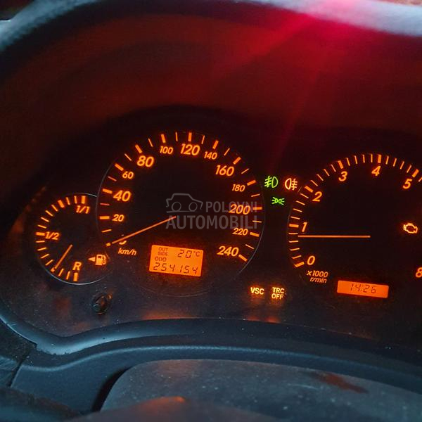 Toyota Avensis 