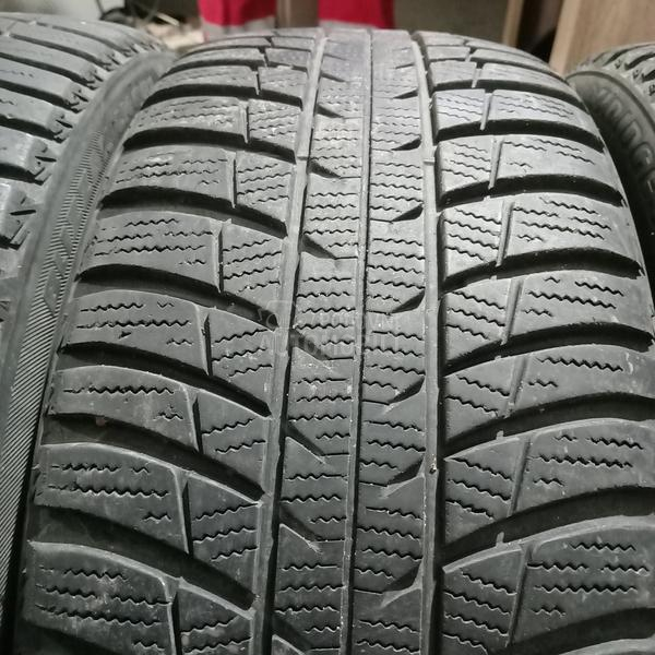 Bridgestone 225/45 R17 Zimska