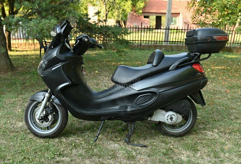 Piaggio X9