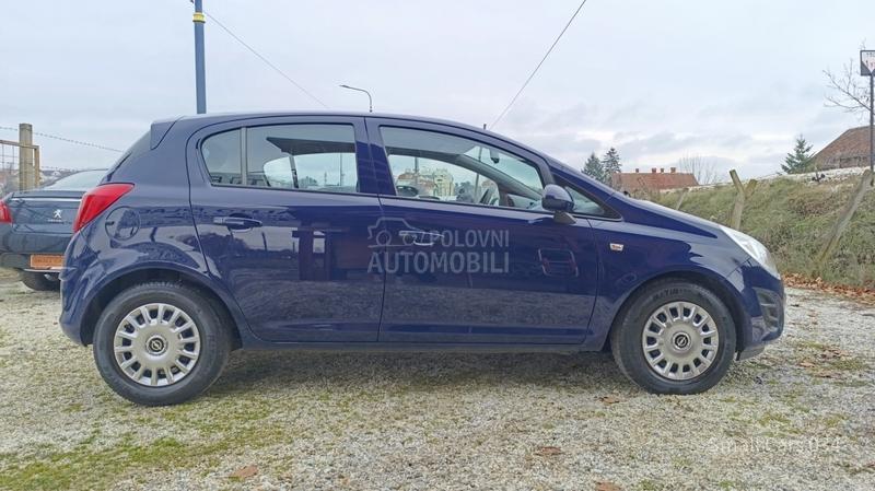 Opel Corsa D 1.2b SELECTION