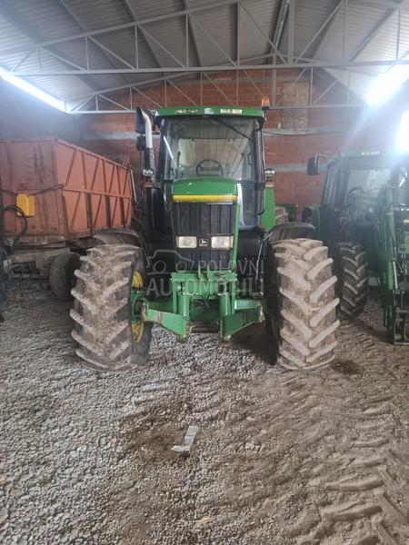 John Deere 7600