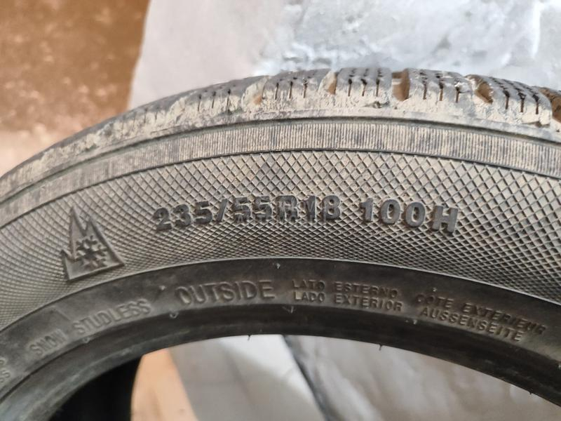 Kumho 235/55 R18 Zimska