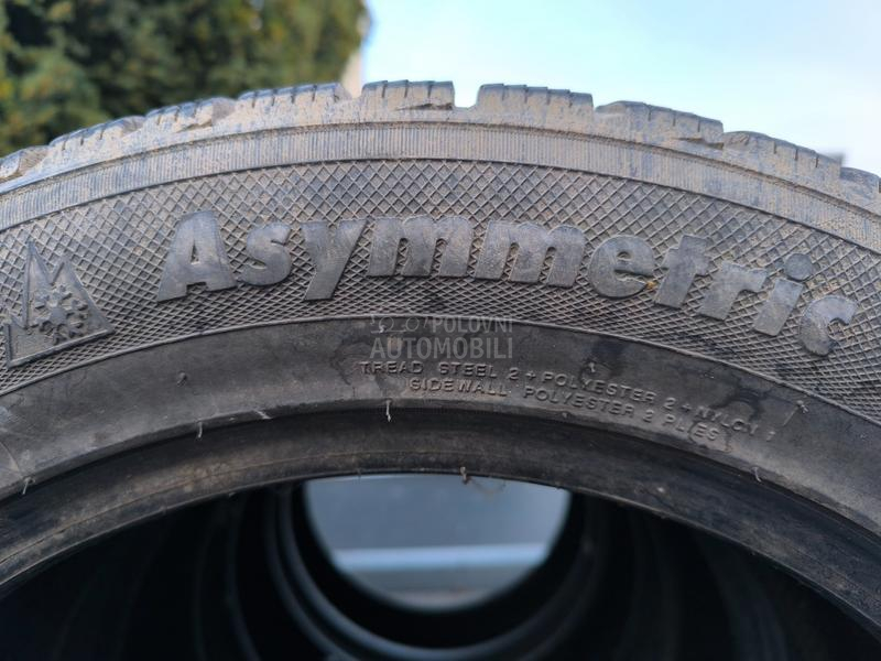 Kumho 235/55 R18 Zimska