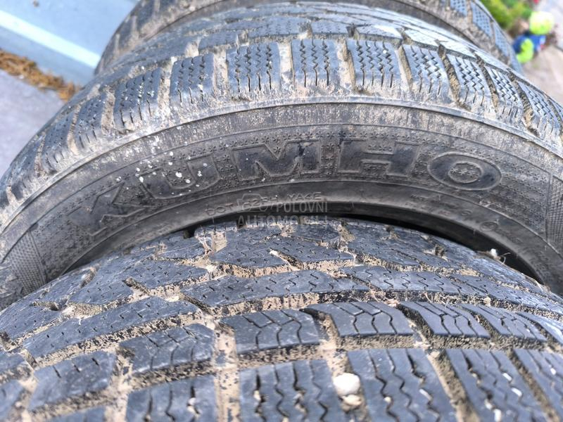 Kumho 235/55 R18 Zimska