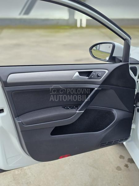 Volkswagen Golf 7 105 k s