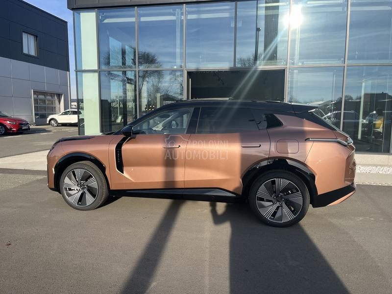 Lynk & Co 08 MORE PHEV