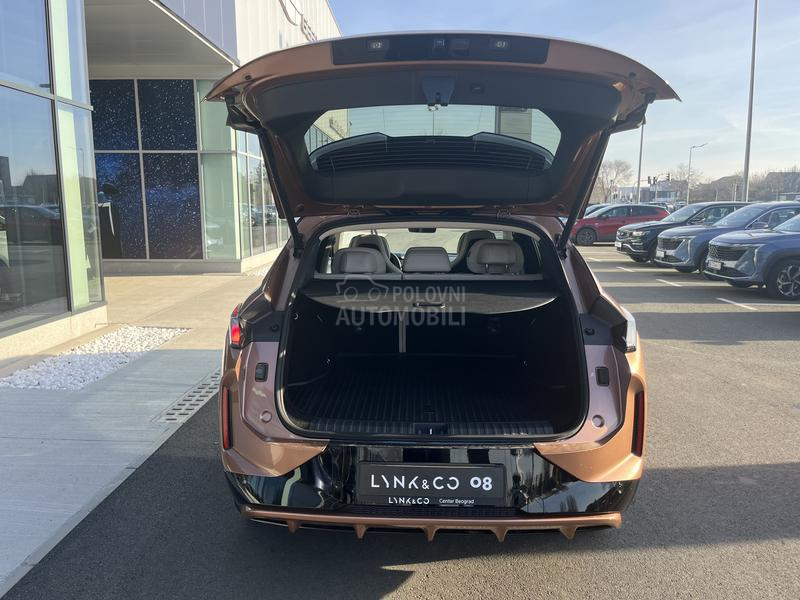 Lynk & Co 08 MORE PHEV