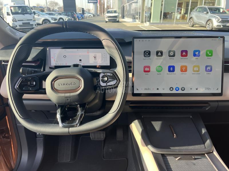 Lynk & Co 08 MORE PHEV