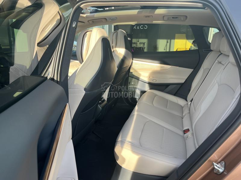 Lynk & Co 08 MORE PHEV