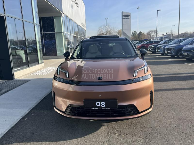 Lynk & Co 08 MORE PHEV