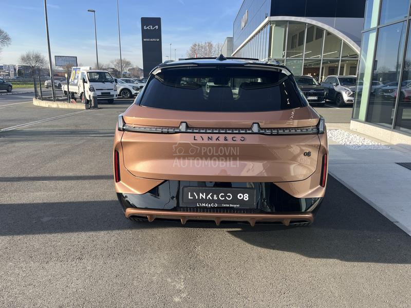 Lynk & Co 08 MORE PHEV