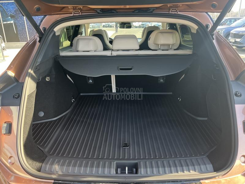 Lynk & Co 08 MORE PHEV