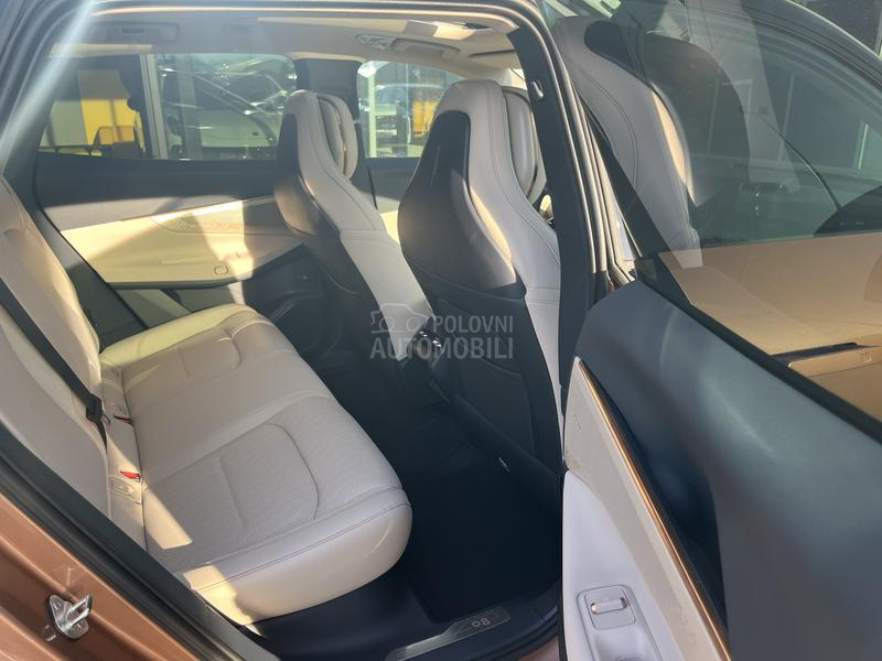 Lynk & Co 08 MORE PHEV