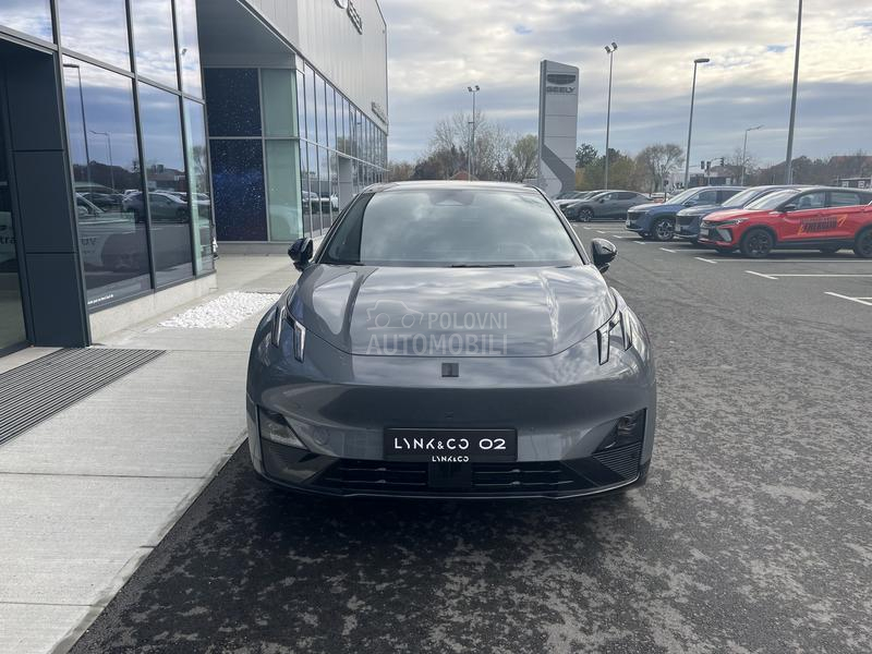 Lynk & Co 02 MORE