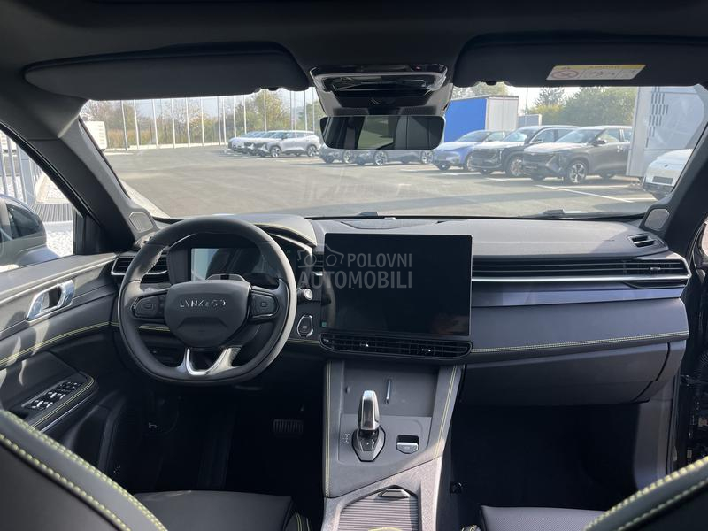 Lynk & Co 01 MORE