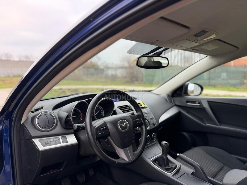 Mazda 3 1.6 Resty,Sport CH