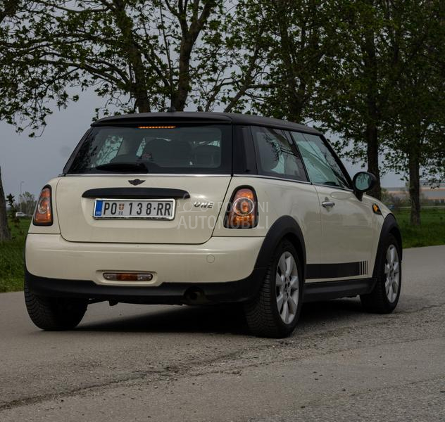 MINI One 