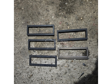 Plastika oko komandi klime za Volkswagen Passat B5, Passat B5.5 od 1997. do 2005. god.