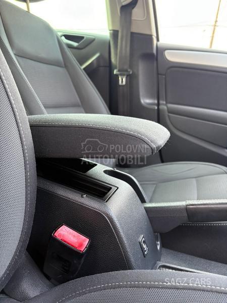 Volkswagen Golf 6 1.6 TDI HIGHLINE