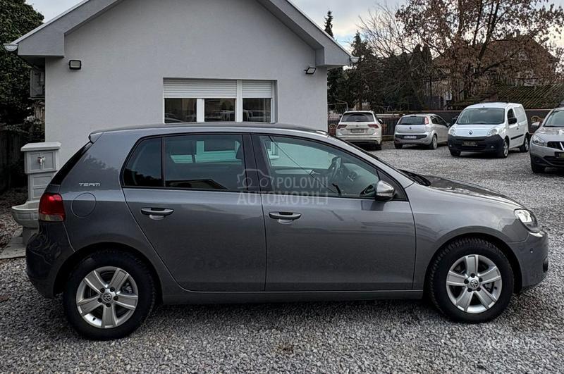 Volkswagen Golf 6 1.6 TDI HIGHLINE