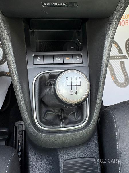 Volkswagen Golf 6 1.6 TDI HIGHLINE