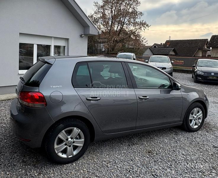 Volkswagen Golf 6 1.6 TDI HIGHLINE