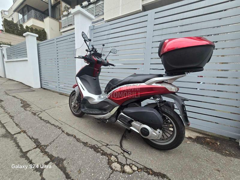 Piaggio Beverli 300