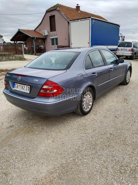 Mercedes Benz E 220 CDI