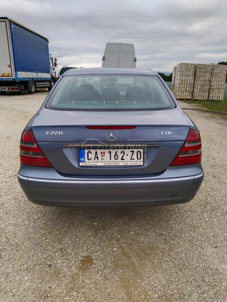 Mercedes Benz E 220 CDI