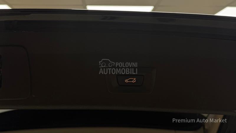 BMW X1 //1.5D//NOV/LED