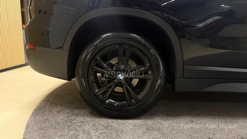 BMW X1 //1.5D//NOV/LED