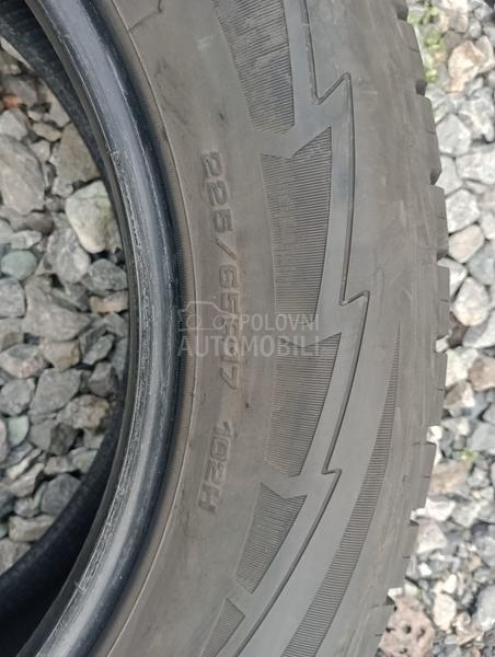 Goodyear 225/65 R17 Zimska