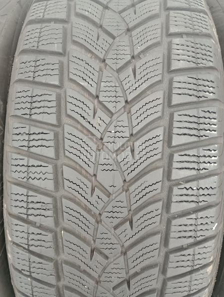 Goodyear 225/65 R17 Zimska