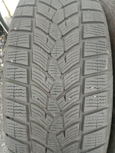 Goodyear 225/65 R17 Zimska